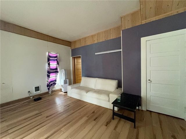 105 S College Street, Warrensburg, MO 64093