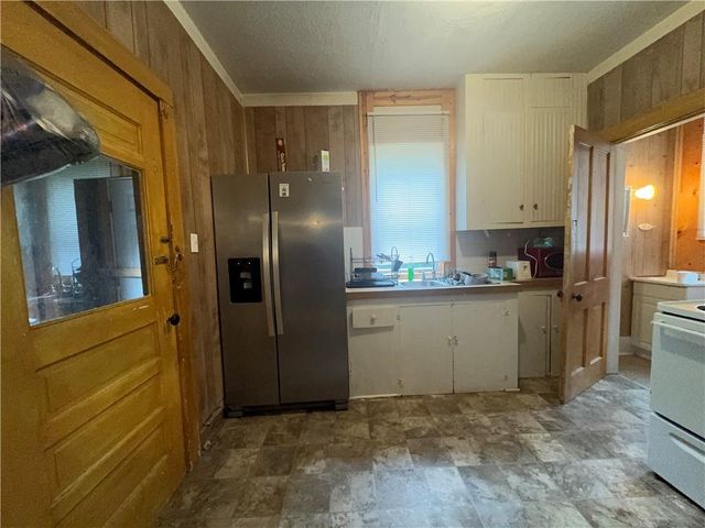 105 S College Street, Warrensburg, MO 64093