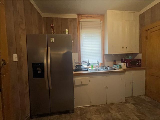 105 S College Street, Warrensburg, MO 64093