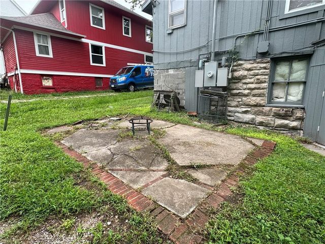 105 S College Street, Warrensburg, MO 64093