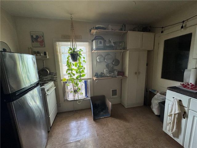 105 S College Street, Warrensburg, MO 64093