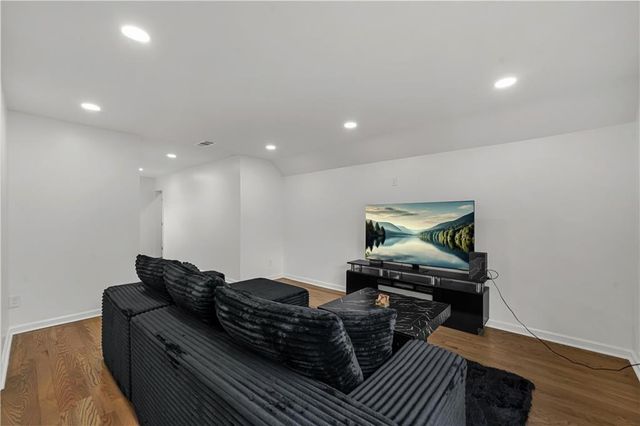2032 Stanfield Avenue NW, Atlanta, GA 30318