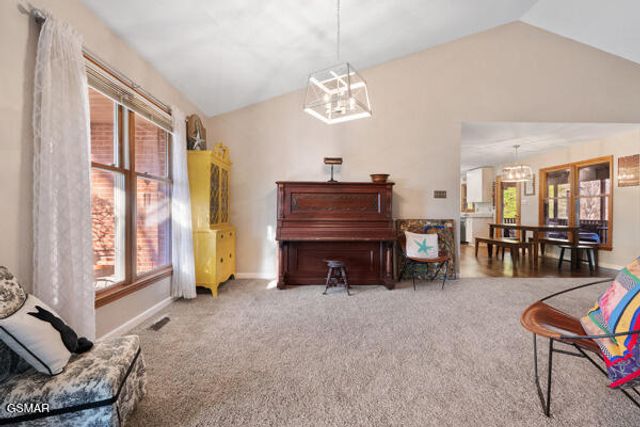 3720 Whitworth Drive, Knoxville, TN 37938