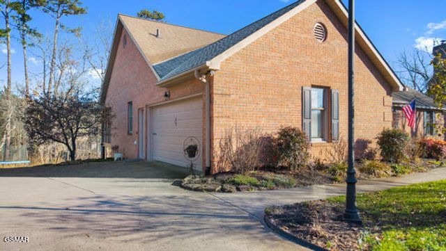 3720 Whitworth Drive, Knoxville, TN 37938