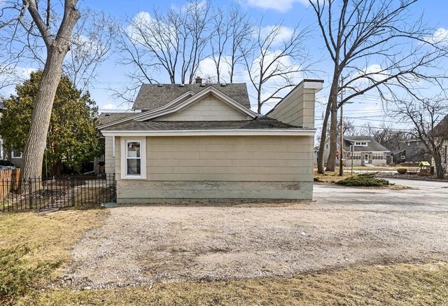 127 Clark STREET, Pewaukee, WI 53072