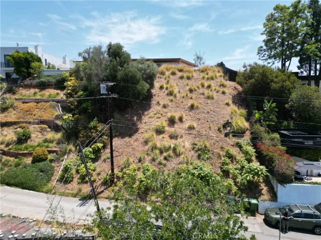 8220 Mannix, Los Angeles, CA 90046