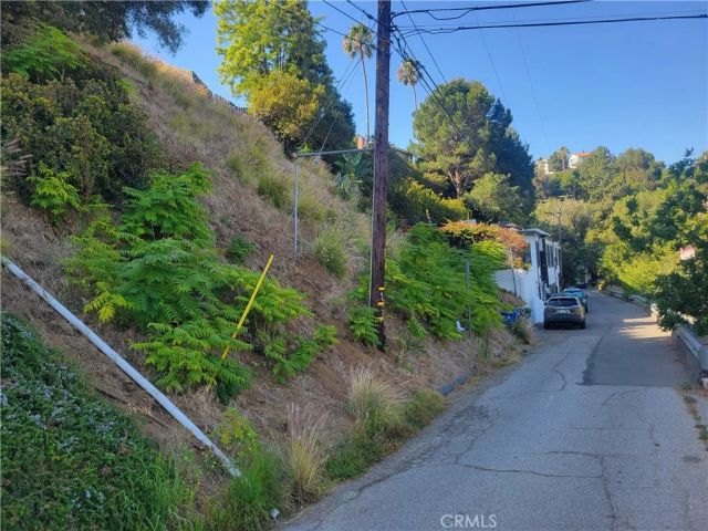 8220 Mannix, Los Angeles, CA 90046