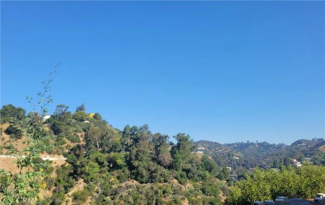 8220 Mannix, Los Angeles, CA 90046