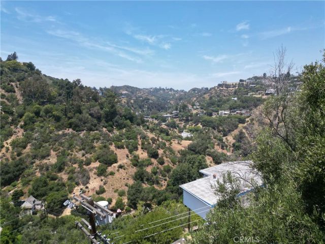 8220 Mannix, Los Angeles, CA 90046