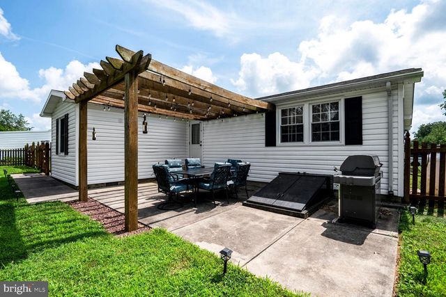 4705 WARNER DR, Manchester, MD 21102