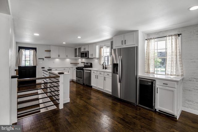 4705 WARNER DR, Manchester, MD 21102