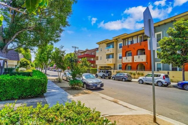 4744 Ben Avenue 11, Valley Village, CA 91607