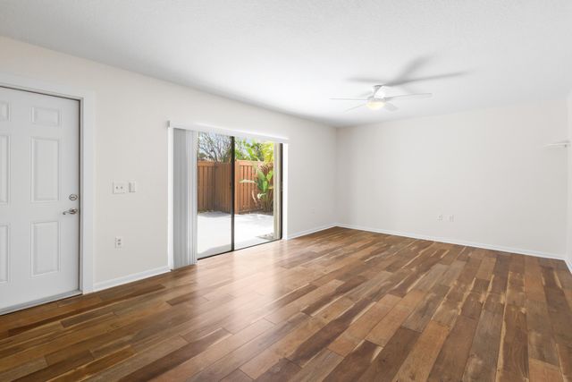 3900 SE County Line Road 12c, Tequesta, FL 33469