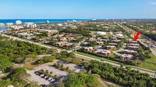 3900 SE County Line Road 12c, Tequesta, FL 33469