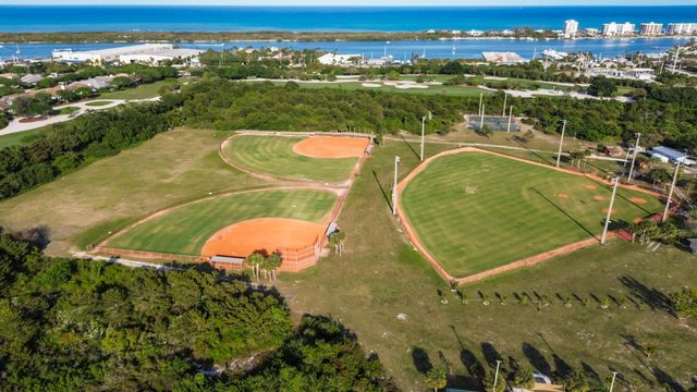 3900 SE County Line Road 12c, Tequesta, FL 33469