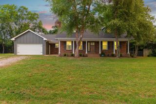 1119 Peninsula Dr, Gallatin, TN 37066
