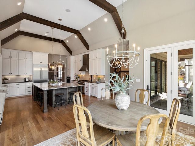 104 Crest Court, Matthews, NC 28104