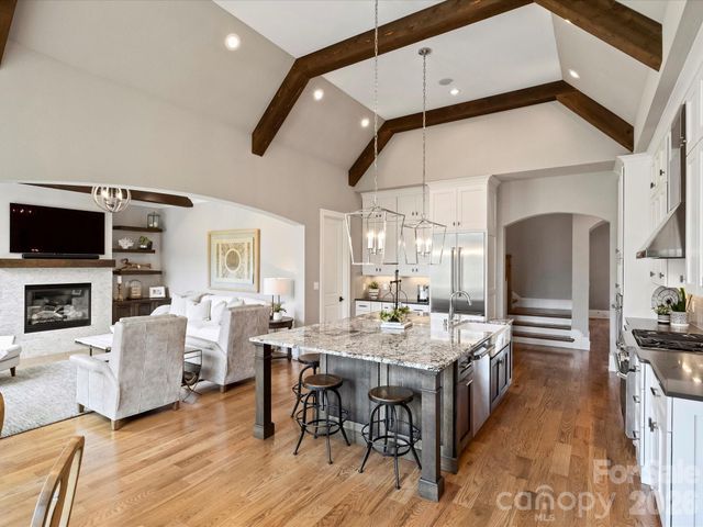 104 Crest Court, Matthews, NC 28104