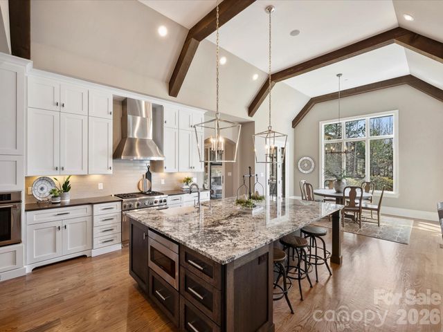 104 Crest Court, Matthews, NC 28104