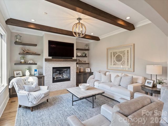 104 Crest Court, Matthews, NC 28104