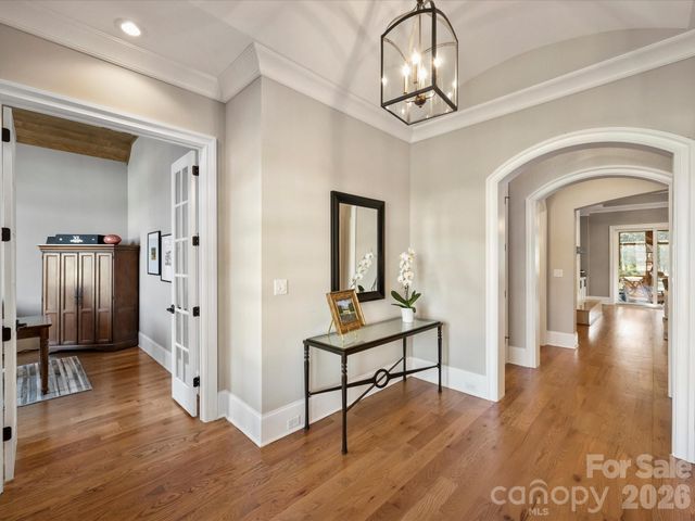 104 Crest Court, Matthews, NC 28104