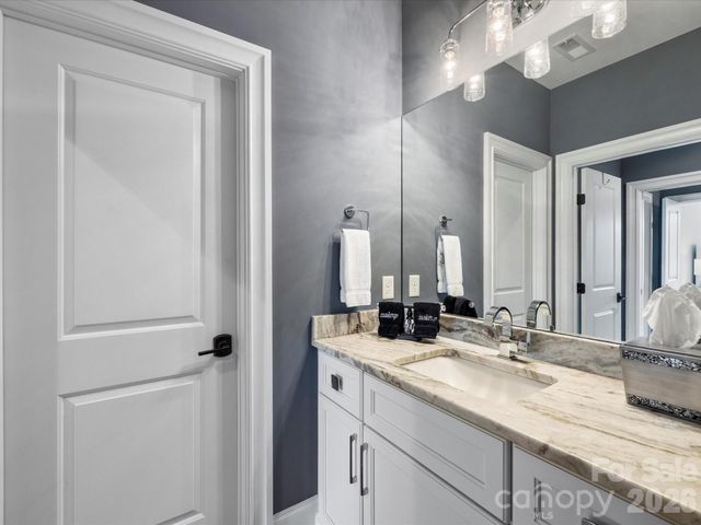 104 Crest Court, Matthews, NC 28104