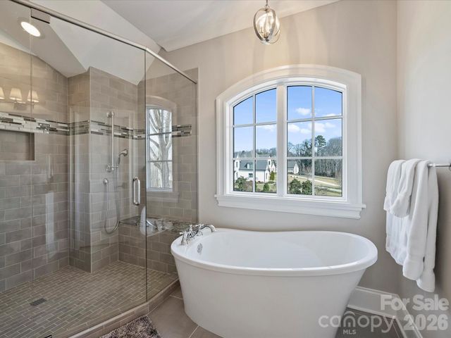 104 Crest Court, Matthews, NC 28104