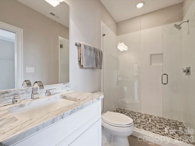 104 Crest Court, Matthews, NC 28104