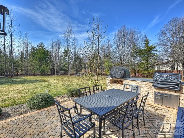 104 Crest Court, Matthews, NC 28104