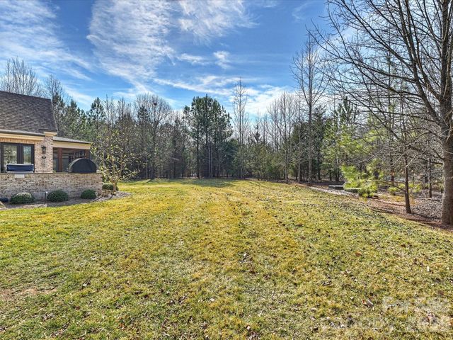 104 Crest Court, Matthews, NC 28104