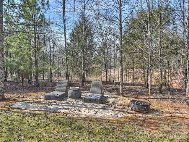 104 Crest Court, Matthews, NC 28104