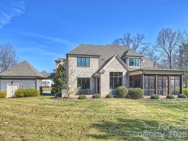 104 Crest Court, Matthews, NC 28104