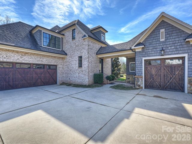 104 Crest Court, Matthews, NC 28104