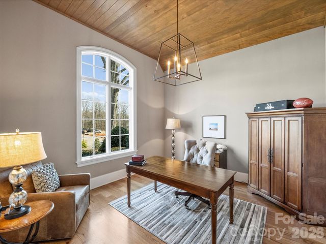 104 Crest Court, Matthews, NC 28104