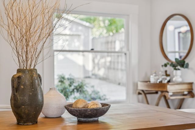 5460 Carlton St, Oakland, CA 94618