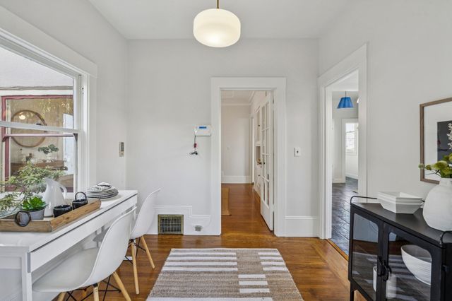 5460 Carlton St, Oakland, CA 94618