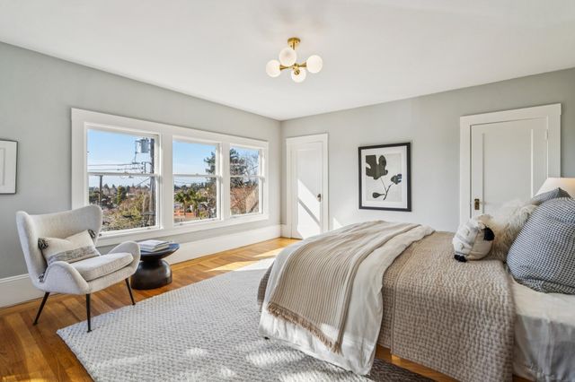 5460 Carlton St, Oakland, CA 94618