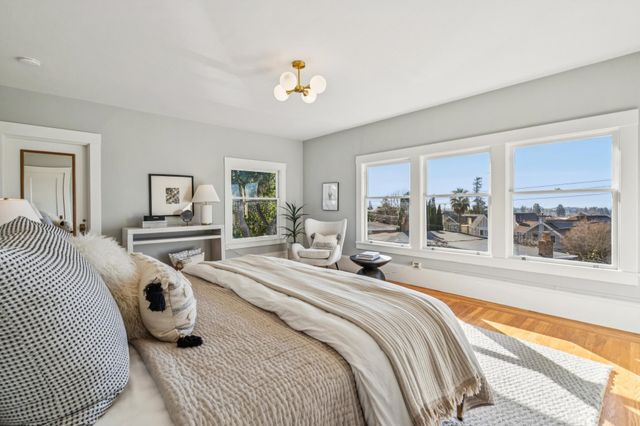 5460 Carlton St, Oakland, CA 94618