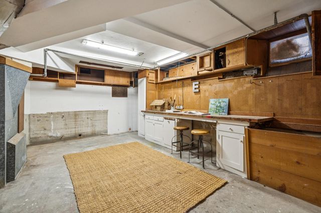 5460 Carlton St, Oakland, CA 94618