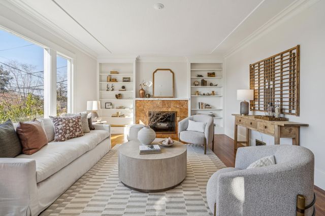 5460 Carlton St, Oakland, CA 94618