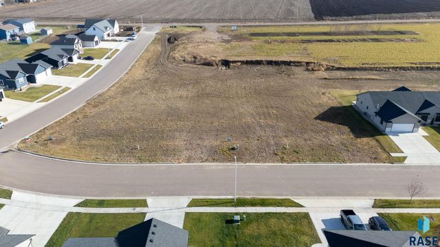 1003 Sunset St Street, Valley Springs, SD 57068