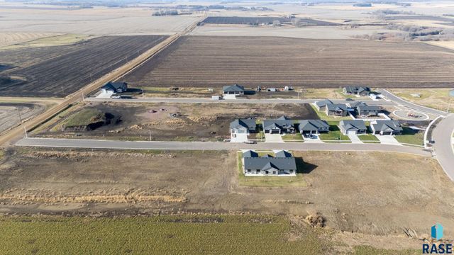 1003 Sunset St Street, Valley Springs, SD 57068