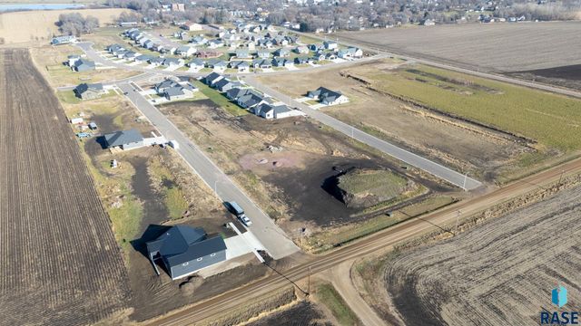 1003 Sunset St Street, Valley Springs, SD 57068