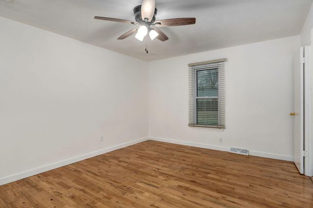 2550 S Fort Avenue, Springfield, MO 65807