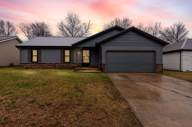 2550 S Fort Avenue, Springfield, MO 65807