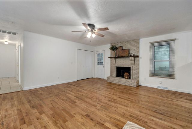 2550 S Fort Avenue, Springfield, MO 65807