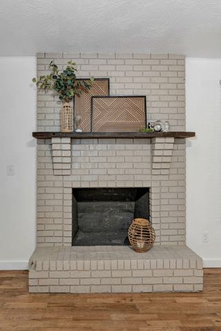 2550 S Fort Avenue, Springfield, MO 65807