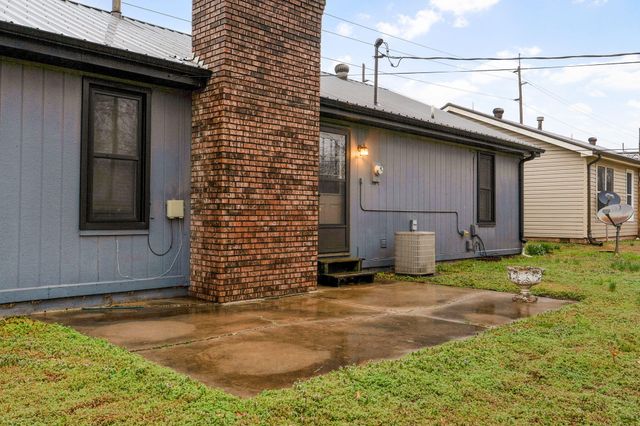 2550 S Fort Avenue, Springfield, MO 65807