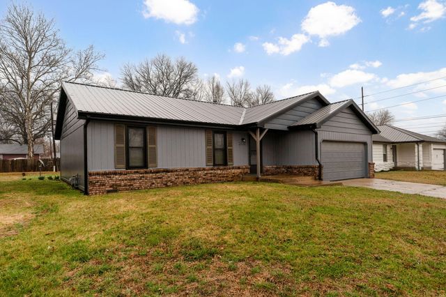 2550 S Fort Avenue, Springfield, MO 65807