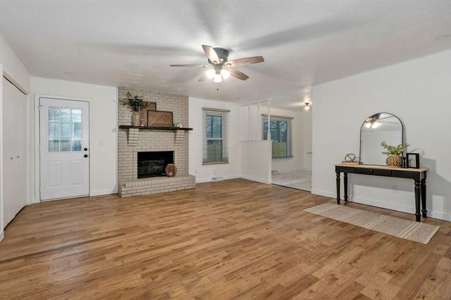 2550 S Fort Avenue, Springfield, MO 65807